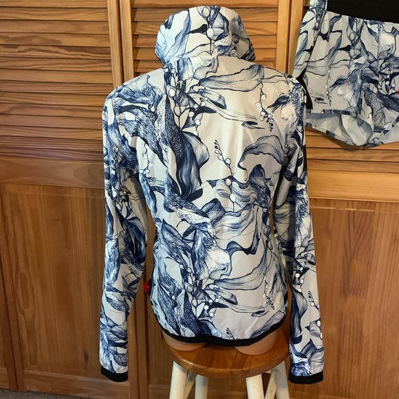 HOST PICK!🥰 HELLY Hansen wind jacket and shorts SPF40 sailing RIDING OUTDOORS S - Picture 6 of 16